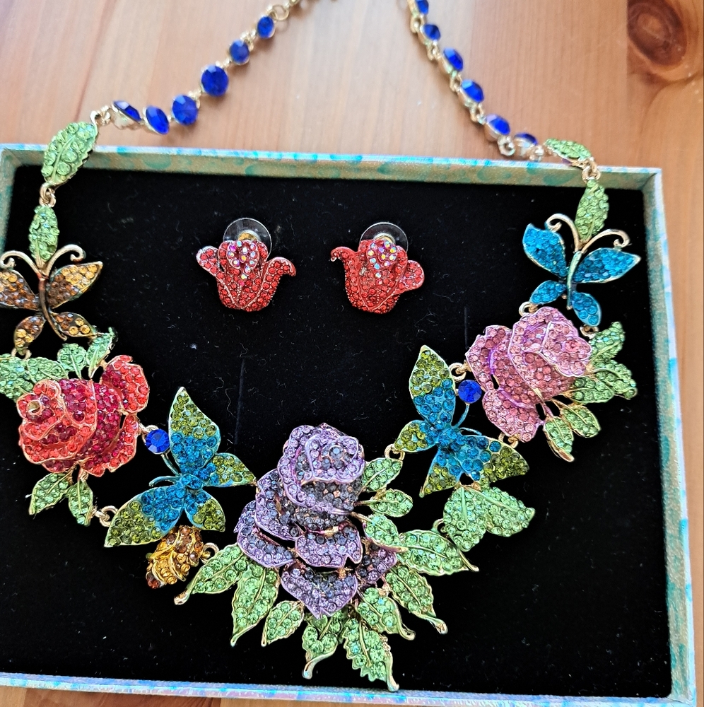 Colorful rose Rhinestone necklace set